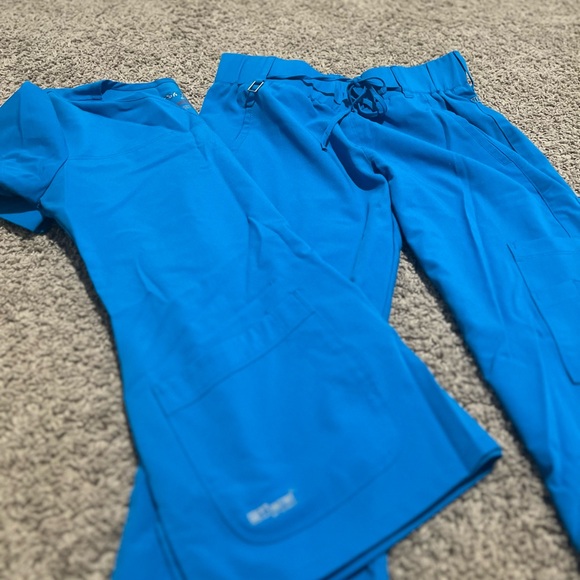 Grey’s Anatomy by Barco signature edition scrubs. Small top small bottom. - Picture 5 of 5